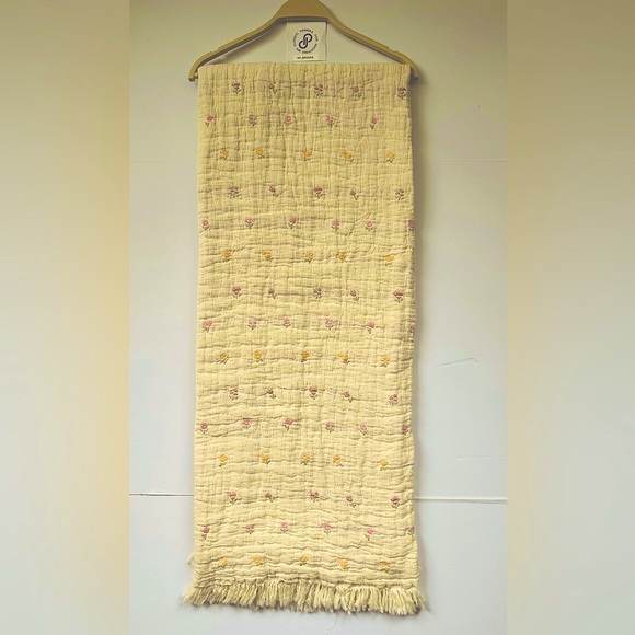 🎁Piscatextil Throw Blanket - Scattered Blooms - Picture 2 of 7